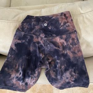 lululemon size 4 Align High-Rise Short 6"